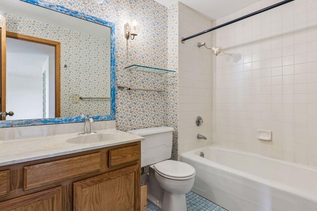 2885 Knox Avenue S 706, Minneapolis, MN 55408