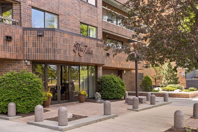 2885 Knox Avenue S 706, Minneapolis, MN 55408