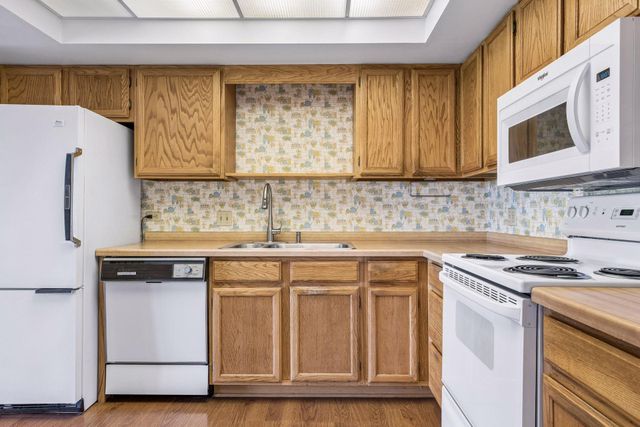 2885 Knox Avenue S 706, Minneapolis, MN 55408