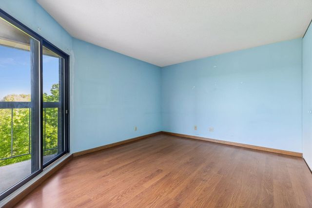 2885 Knox Avenue S 706, Minneapolis, MN 55408