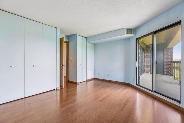2885 Knox Avenue S 706, Minneapolis, MN 55408