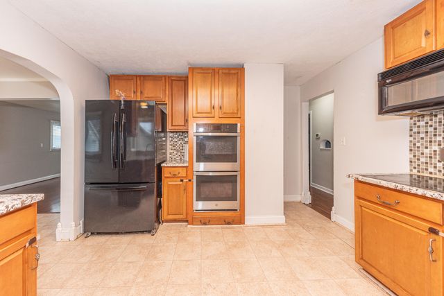 1005 S Wisner Street, Jackson City, MI 49203