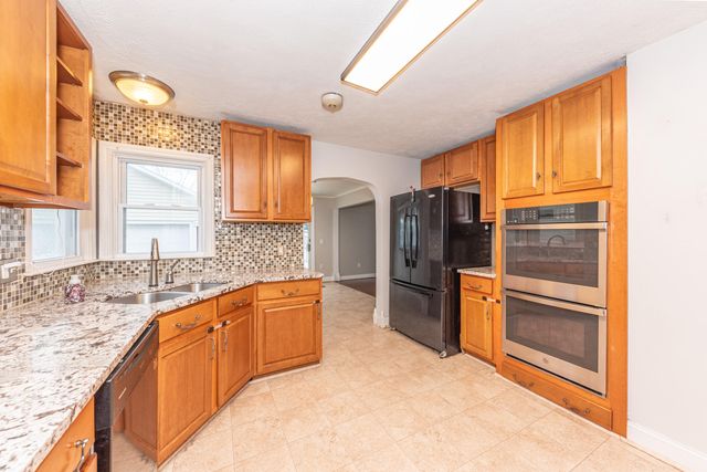 1005 S Wisner Street, Jackson City, MI 49203