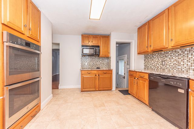 1005 S Wisner Street, Jackson City, MI 49203