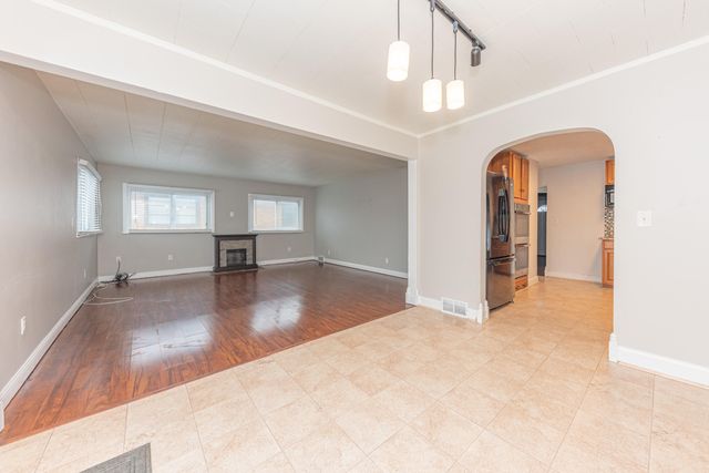 1005 S Wisner Street, Jackson City, MI 49203