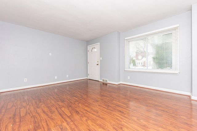 1005 S Wisner Street, Jackson City, MI 49203