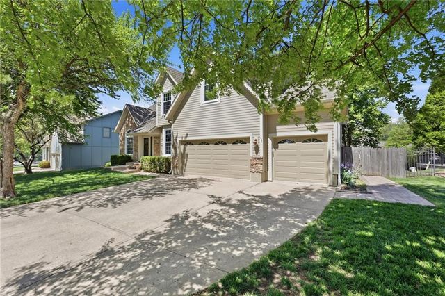 15716 W 138th Terrace, Olathe, KS 66062