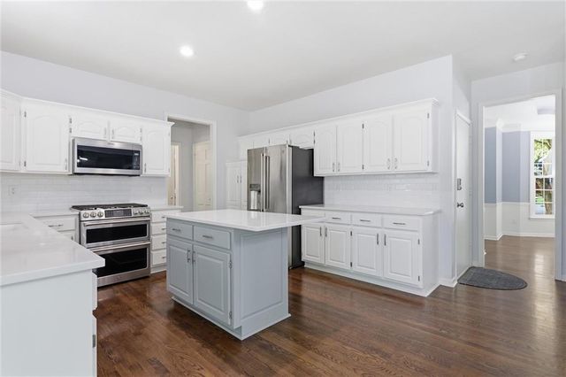 15716 W 138th Terrace, Olathe, KS 66062