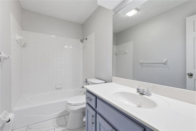 15716 W 138th Terrace, Olathe, KS 66062