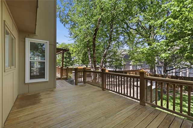 15716 W 138th Terrace, Olathe, KS 66062
