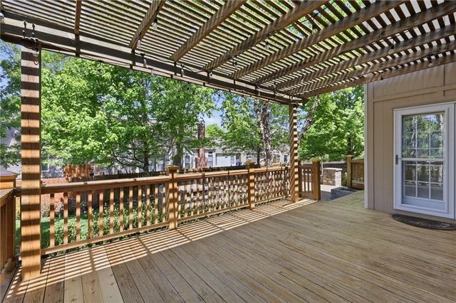 15716 W 138th Terrace, Olathe, KS 66062