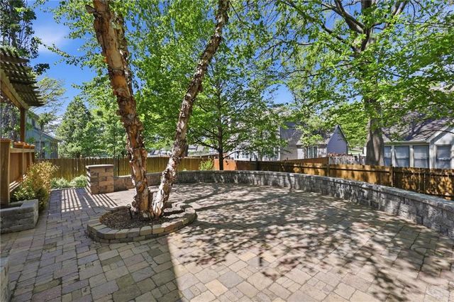 15716 W 138th Terrace, Olathe, KS 66062