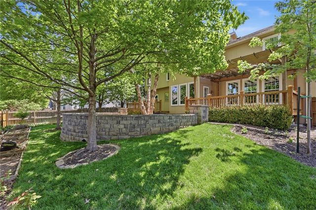 15716 W 138th Terrace, Olathe, KS 66062
