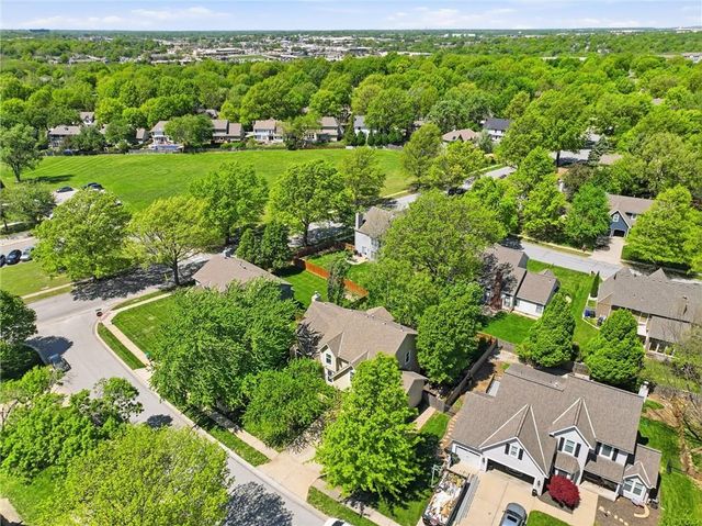 15716 W 138th Terrace, Olathe, KS 66062