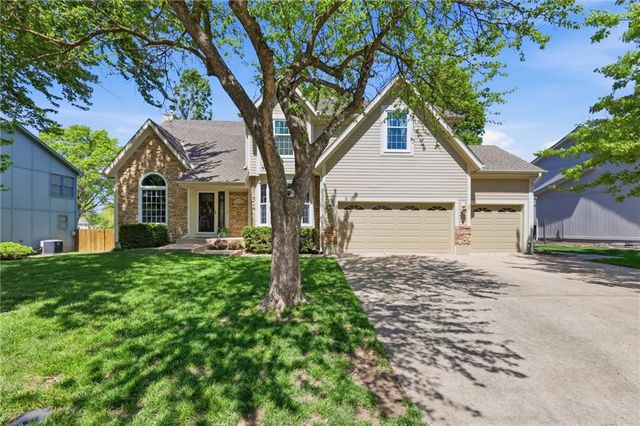 15716 W 138th Terrace, Olathe, KS 66062