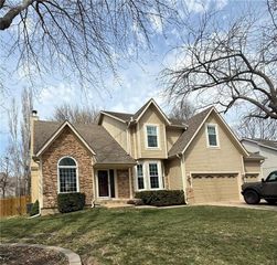 15716 W 138th Terrace, Olathe, KS 66062