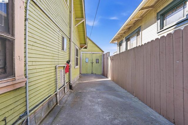 1473 82nd Ave, Oakland, CA 94621