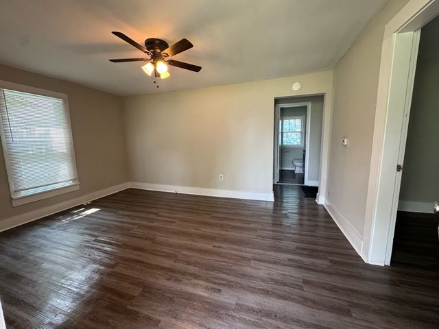 3006 Lakeshore Dr, Old Hickory, TN 37138