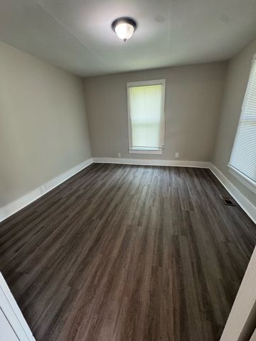 3006 Lakeshore Dr, Old Hickory, TN 37138