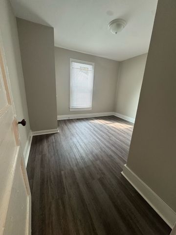 3006 Lakeshore Dr, Old Hickory, TN 37138