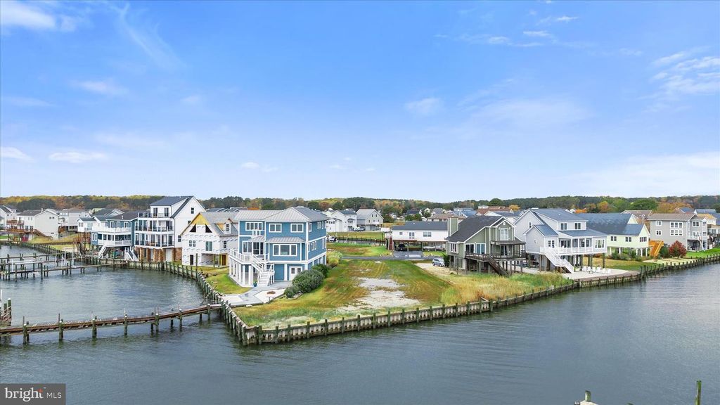 Image 1 of property listing at 3336 BLACKBEARD RD, Greenbackville, VA 23356