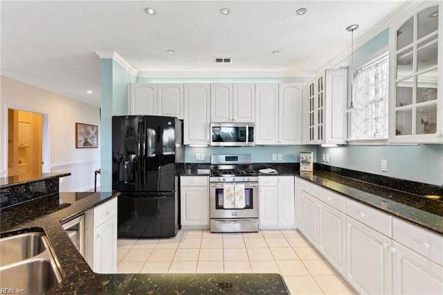 2301 Page Harbor Lndg Apt 205, Virginia Beach, VA 23451