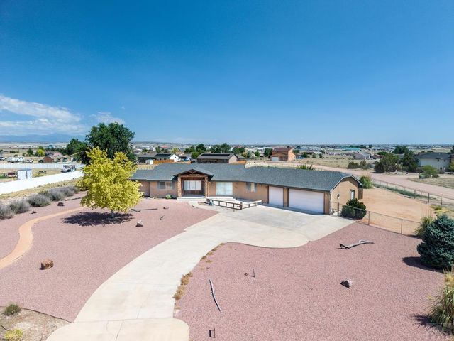 593 E Hahns Peak Ave, Pueblo West, CO 81007