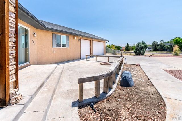593 E Hahns Peak Ave, Pueblo West, CO 81007