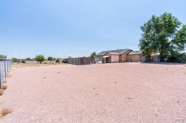 593 E Hahns Peak Ave, Pueblo West, CO 81007