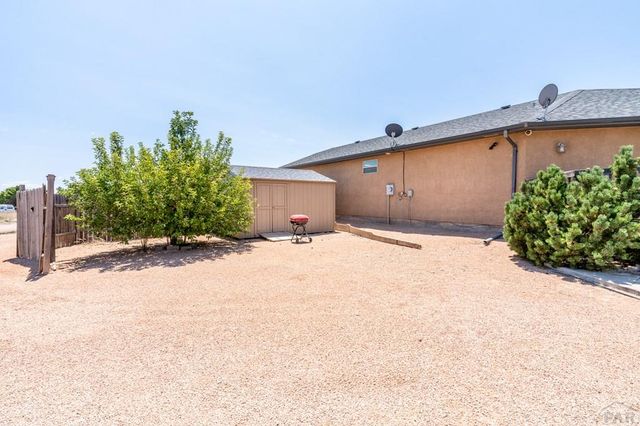 593 E Hahns Peak Ave, Pueblo West, CO 81007