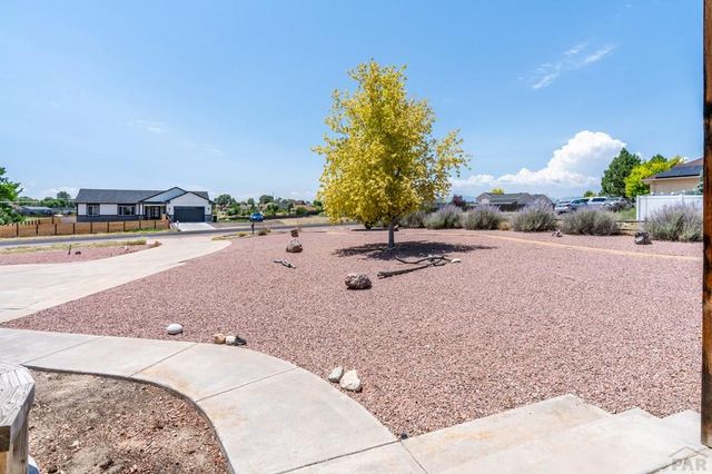 593 E Hahns Peak Ave, Pueblo West, CO 81007