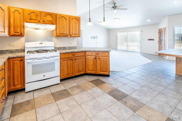 593 E Hahns Peak Ave, Pueblo West, CO 81007