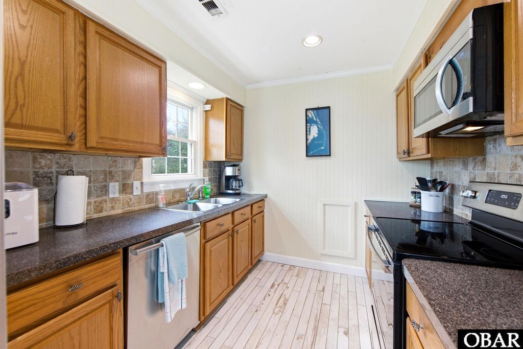 Image 20 of property listing at 9315 E Eagle Street Unit #B, Nags Head, NC 27959