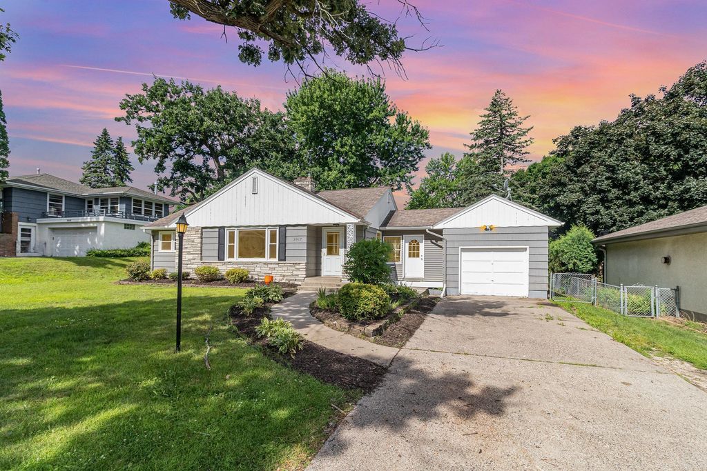 3917 Douglas Drive N, Crystal, MN 55422