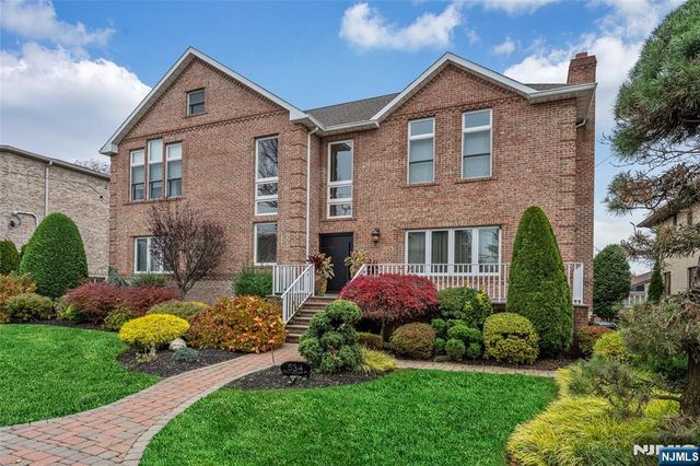 534 Brandon Place, Cliffside Park, NJ 07010