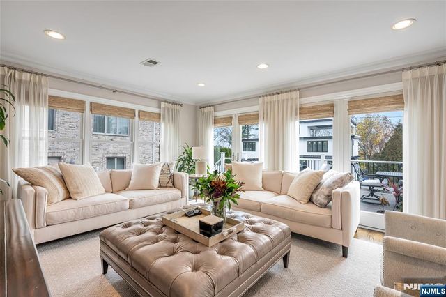 534 Brandon Place, Cliffside Park, NJ 07010