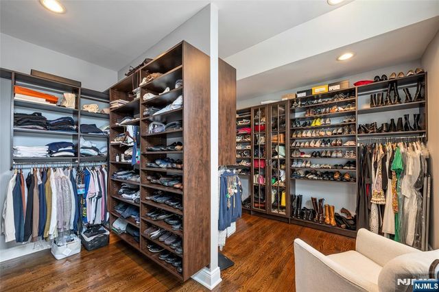 534 Brandon Place, Cliffside Park, NJ 07010