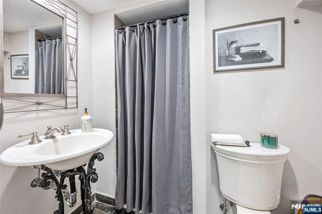 534 Brandon Place, Cliffside Park, NJ 07010