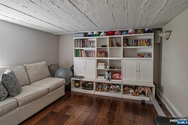 534 Brandon Place, Cliffside Park, NJ 07010