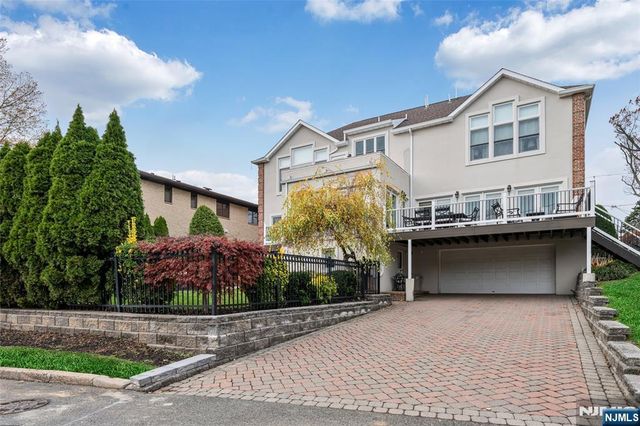 534 Brandon Place, Cliffside Park, NJ 07010