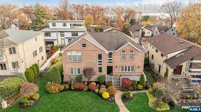 534 Brandon Place, Cliffside Park, NJ 07010
