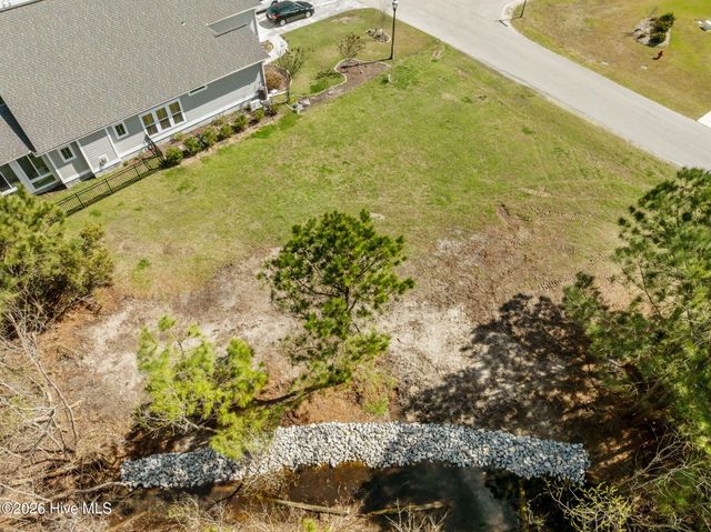 207 Everett Park Trail, Holly Ridge, NC 28445