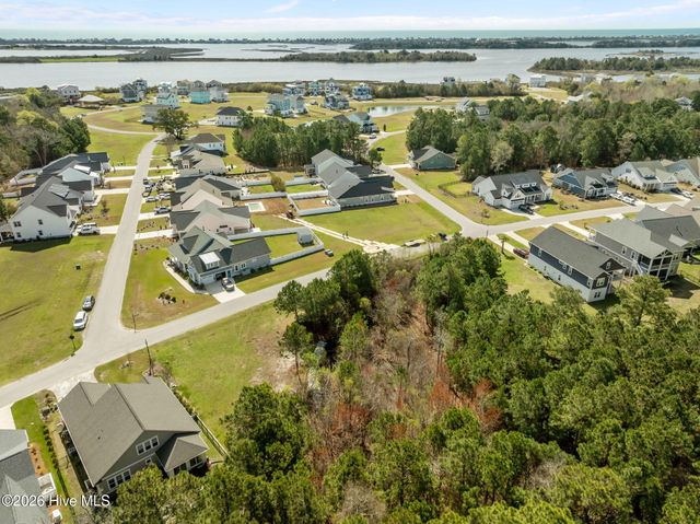 207 Everett Park Trail, Holly Ridge, NC 28445
