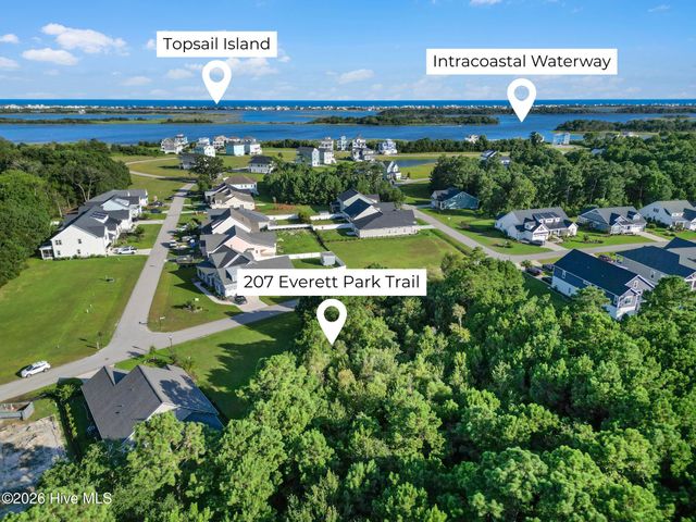 207 Everett Park Trail, Holly Ridge, NC 28445