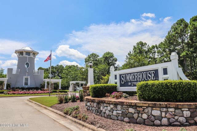 207 Everett Park Trail, Holly Ridge, NC 28445