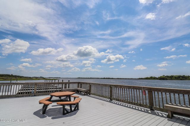 207 Everett Park Trail, Holly Ridge, NC 28445