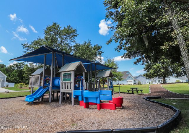 207 Everett Park Trail, Holly Ridge, NC 28445