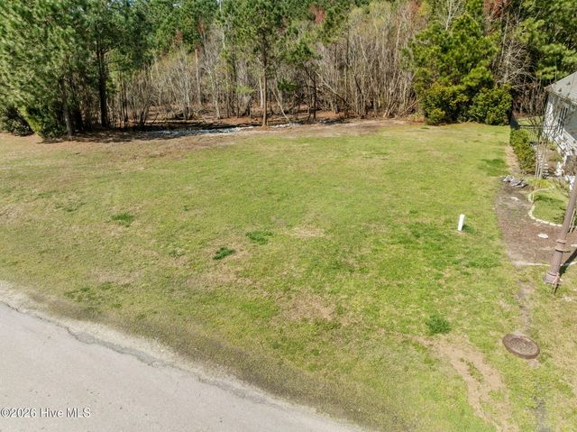 207 Everett Park Trail, Holly Ridge, NC 28445