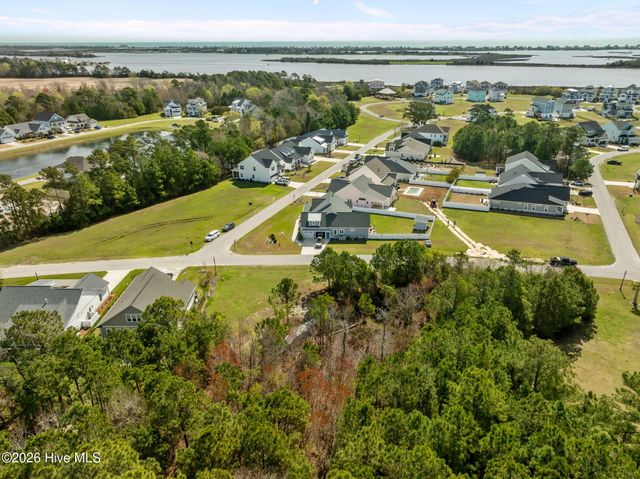 207 Everett Park Trail, Holly Ridge, NC 28445
