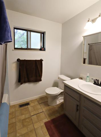 12083 N Seymour Road, Montrose, MI 48457